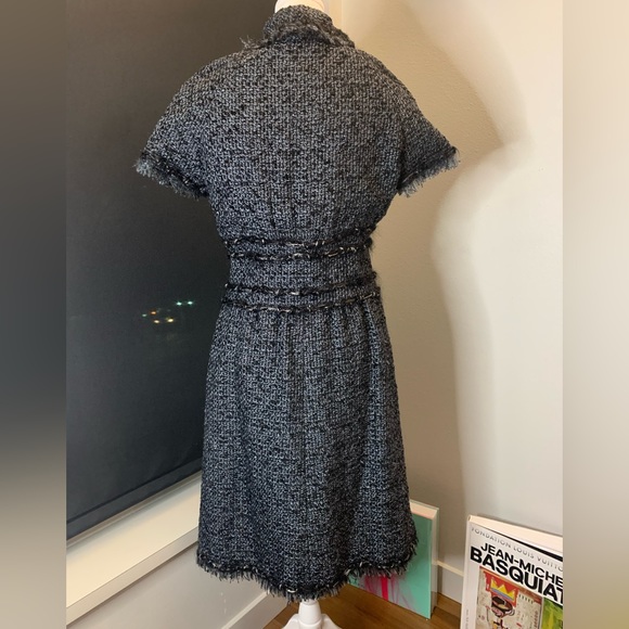Sold to consignment Chanel dress classic tweed black blue with sparkle. Size 38 - Picture 5 of 14